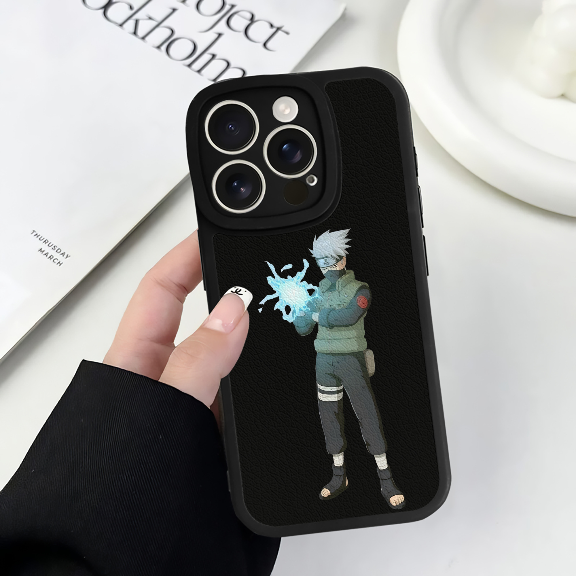 （画像用） NARUTO -ナルト- はたけ カカシ Hatake Kakashi 【iPhone 16シリーズ対応】シリコンスマホケース（レザー調） 材質：シリコン